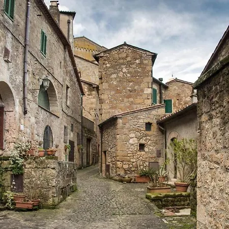Rasna Heart Sorano (Grosseto)